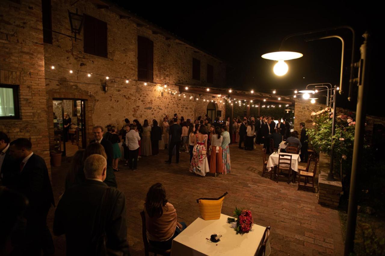 מונטיצ'יאנו Albergo Ristorante Da Vestro מראה חיצוני תמונה
