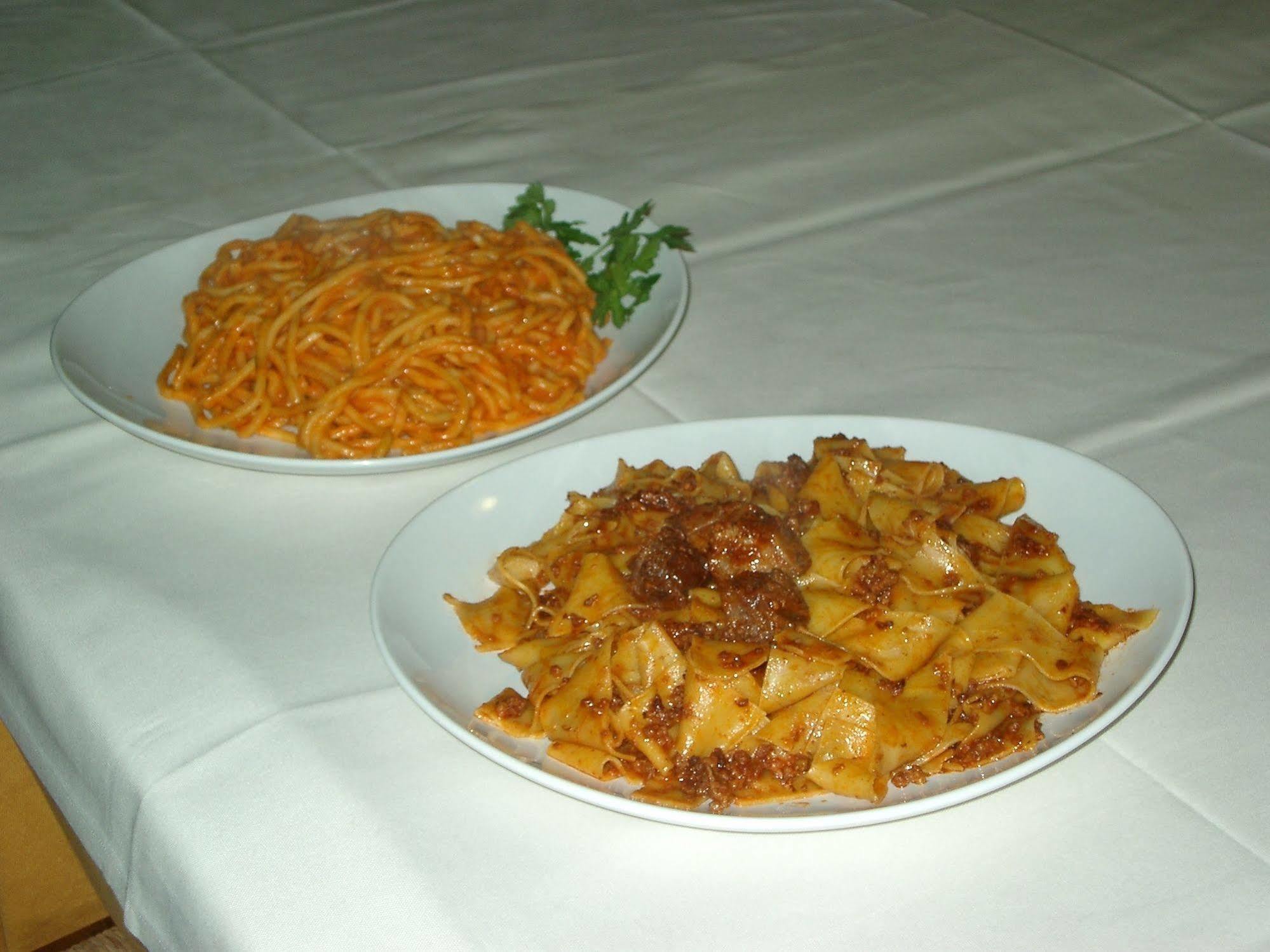 מונטיצ'יאנו Albergo Ristorante Da Vestro מראה חיצוני תמונה