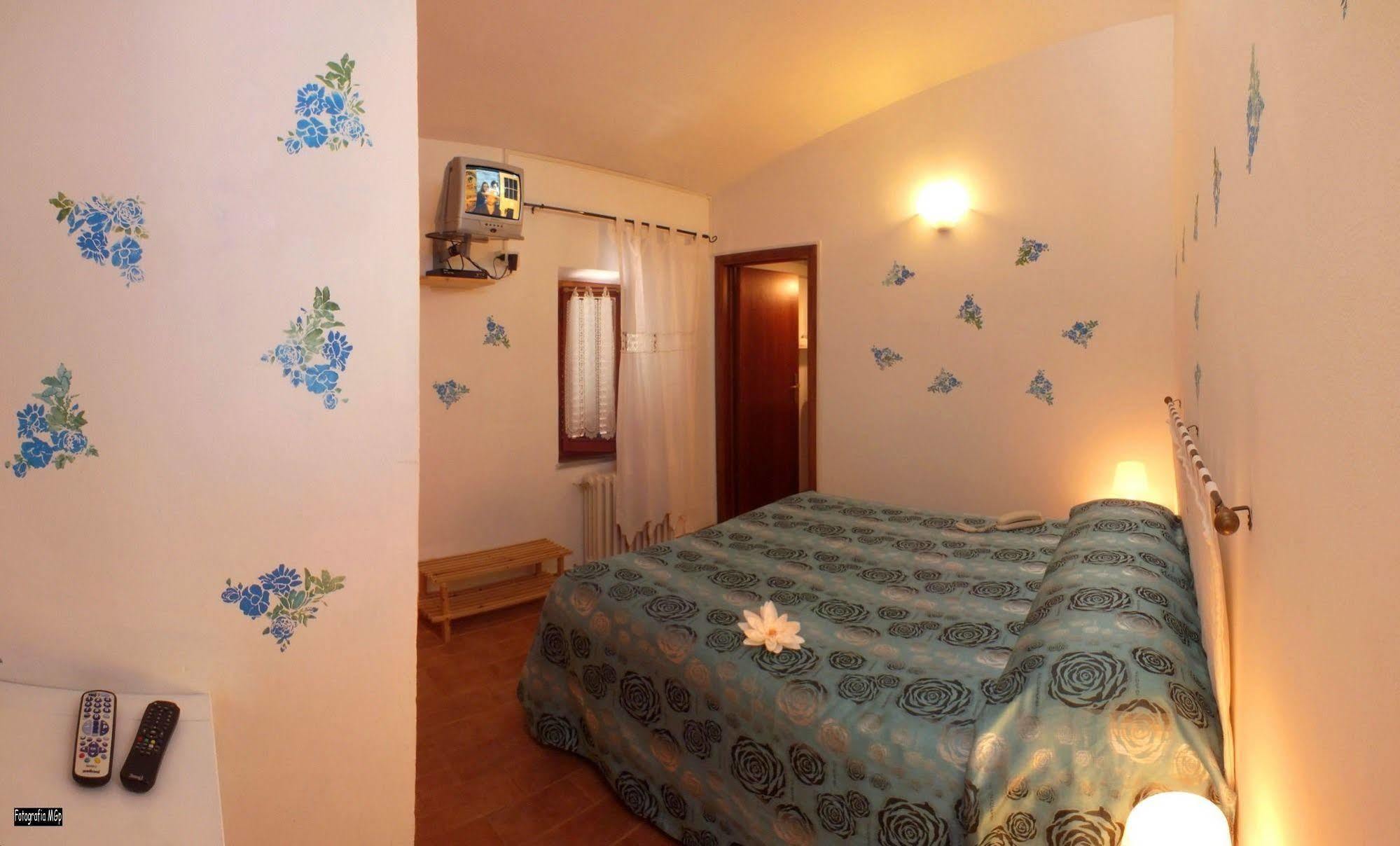 מונטיצ'יאנו Albergo Ristorante Da Vestro מראה חיצוני תמונה