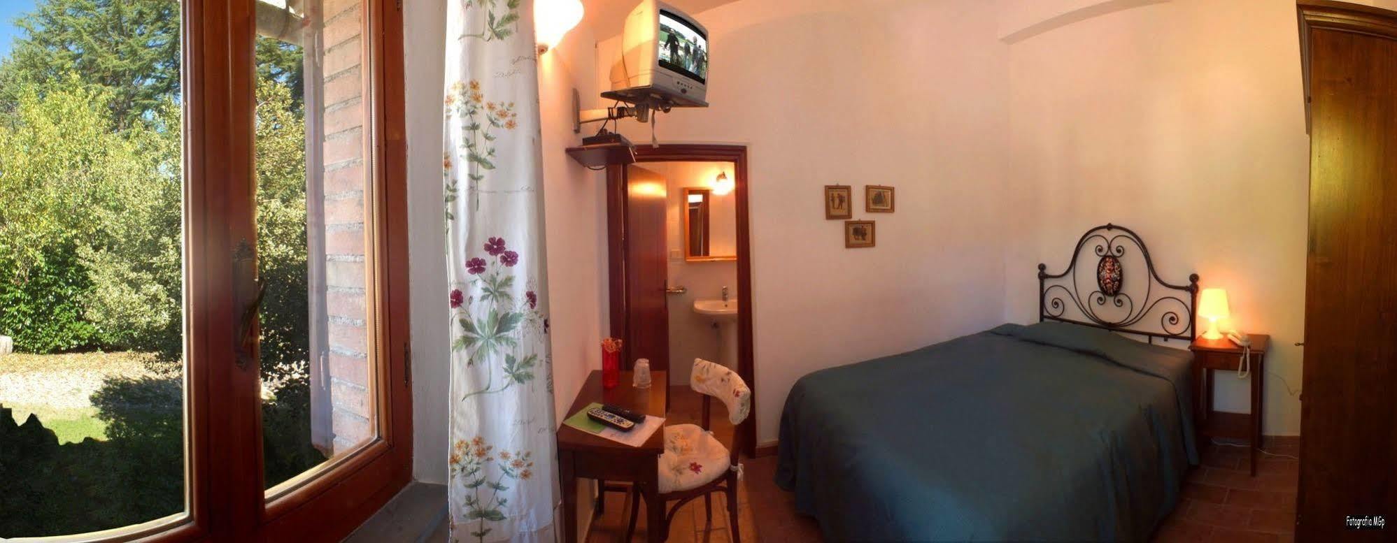 מונטיצ'יאנו Albergo Ristorante Da Vestro מראה חיצוני תמונה