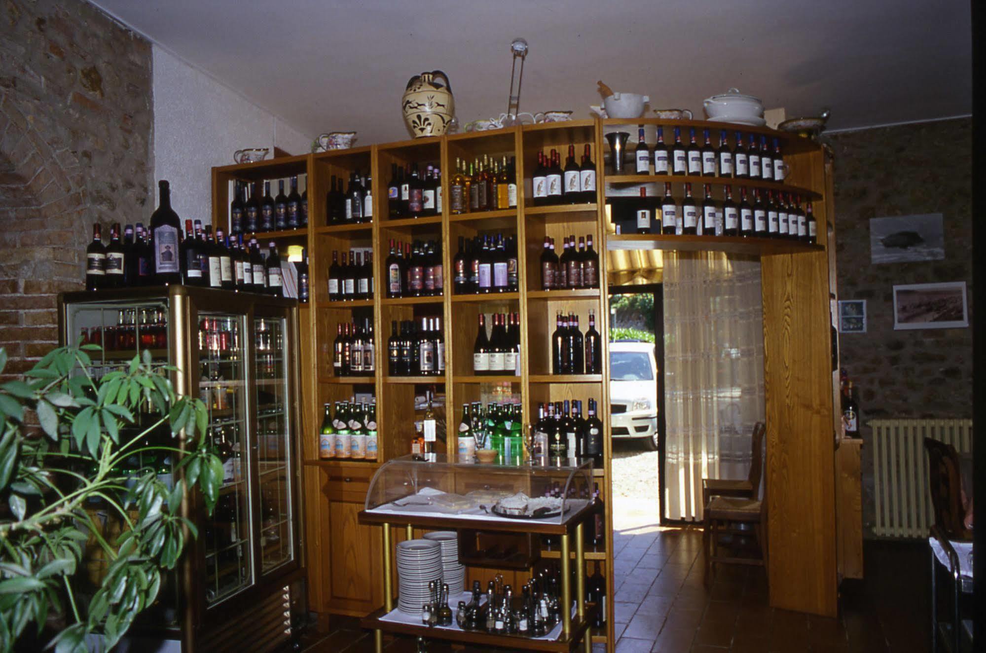 מונטיצ'יאנו Albergo Ristorante Da Vestro מראה חיצוני תמונה