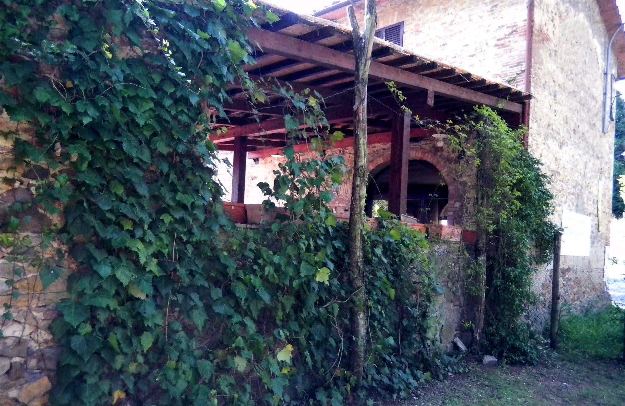 מונטיצ'יאנו Albergo Ristorante Da Vestro מראה חיצוני תמונה